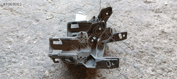 Renault Megane 3 far fıskiye robot braketi