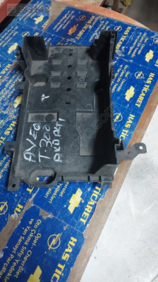 Çıkma Chevrolet Aveo T 300 Akü Alt Plastiği