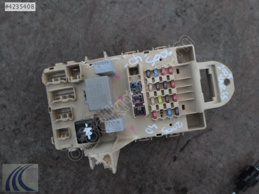 TOYOTA YARIS 2005 ÇIKMA GÖĞÜS SİGORTA KUTUSU