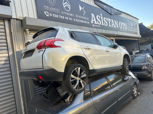 Peugeot 2008 arka tampon çıkma