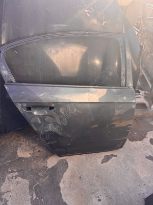 Volkswagen passat arka kapı çıkma yedek parça
