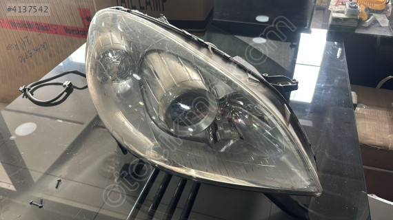 MERCEDES B SERİ W245 SAĞ FAR