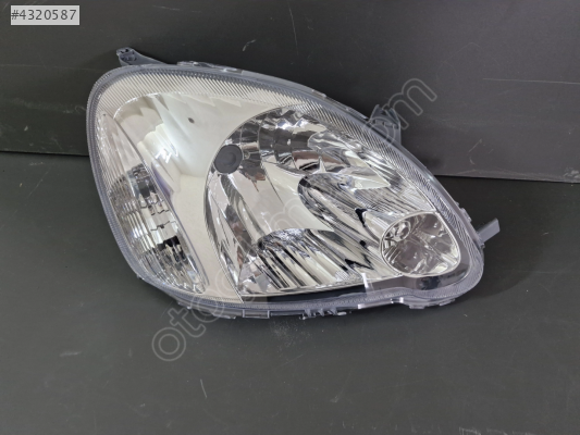 TOYOTA YARİS SAĞ ÖN FAR MANUEL MOTORSUZ SIFIR 2003-2005