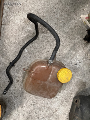 ÇIKMA OPEL ASTRA G YEDEK SU BİDONU