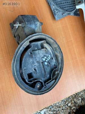 Renault clio 4 yakıt depo kapagı iç kısım