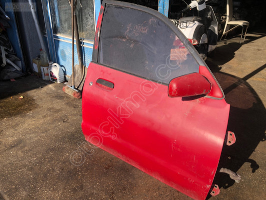 MAZDA 121 SAG ÖN KAPI