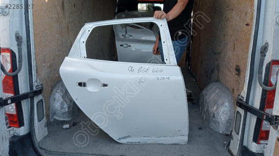 VOLVO V40 SAĞ ARKA KAPI ORJİNAL ÇIKMA 2010-16