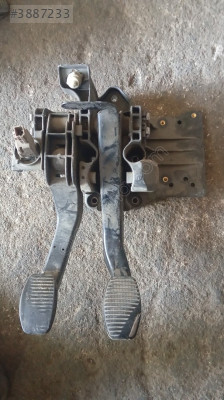 1.3 linea gaz pedalları