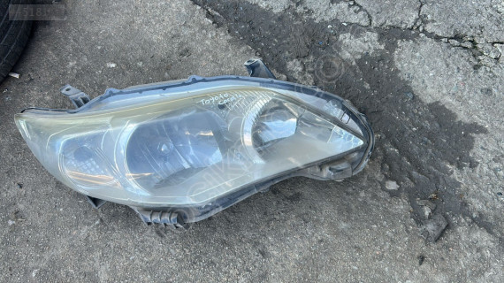 Toyota corolla sağ ön far