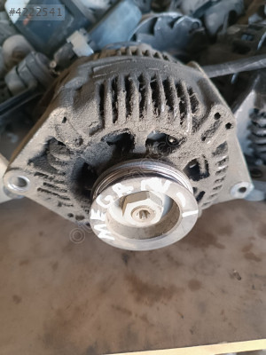 Renault Megane 1 şarj dinamosu