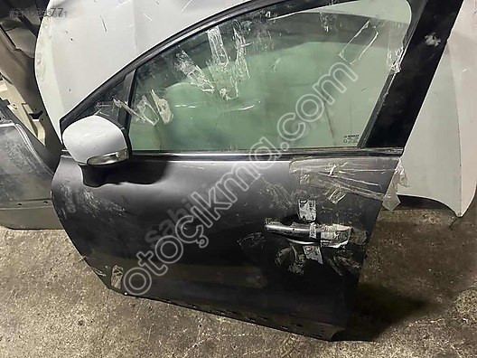 Renault Clio 4 Modeli İçin Sol Ön Kapı Çıkma Parçası