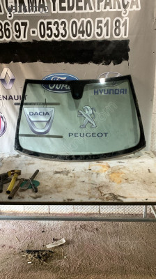 Fiat Punto (2003-2006) ön cam orijinal 50 TL