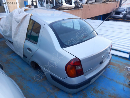 Renault clio 2 arka bagaj kapağı