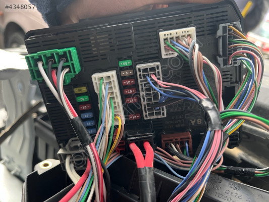 RENAULT TALİANT 1.0 SİGORTA KUTUSU ORJİNAL CIKMA