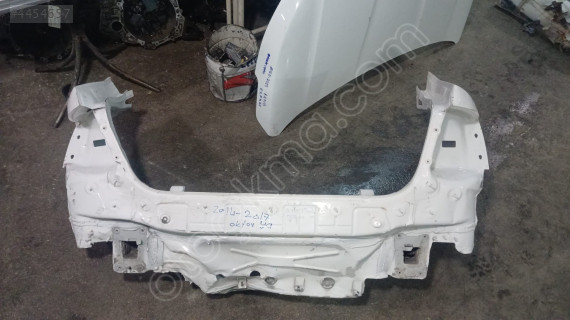 2014-2017 SKODA OCTAVİA ARKA PANEL