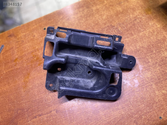 PEUGEOT 208 SOL ARKA STOP ALT BRAKETİ ÇIKMA 9823209480