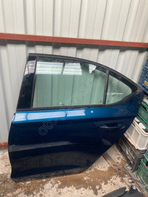 2023 Skoda Octavia Sağ Arka Kapı
