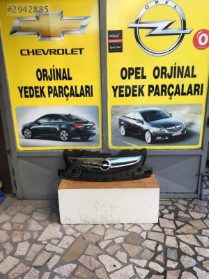 Opel Corsa d makyajlı kasa ön panjur