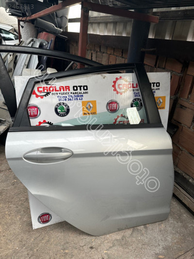Ford fiesta sağ arka kapı