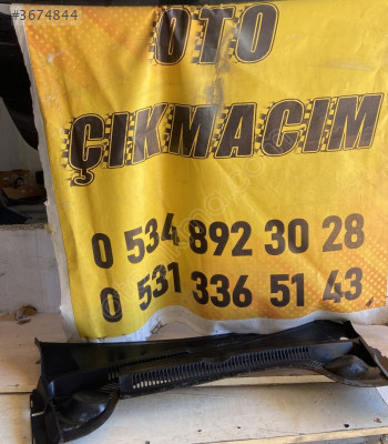 VW Jetta 2010-16 Ön Cam Izgarası - Orijinal Parça 5C7819403
