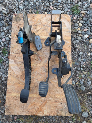 Megane 2 - Scenic 2 Gaz - Fren - Debriyaj Pedalı 8200153268