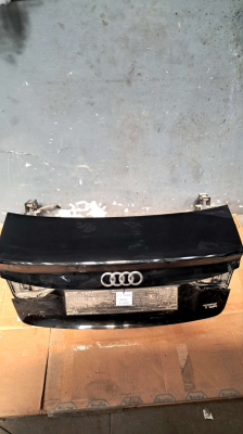 BAGAJ KAPAĞI - A3 SEDAN 13-17  8V5827025F