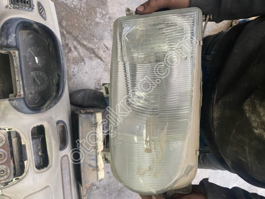Nissan vanetto sağ far