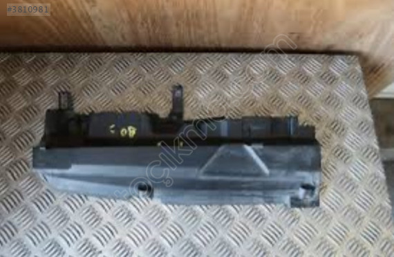 Peugeot 308 ön tampon deflektörü 9817652780