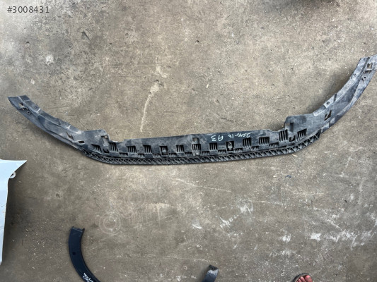 2015 Audi A3 çıkma ön tampon alt destek plastiği