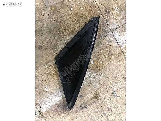 AUDİ A8 SOL ARKA KELEBEK CAM