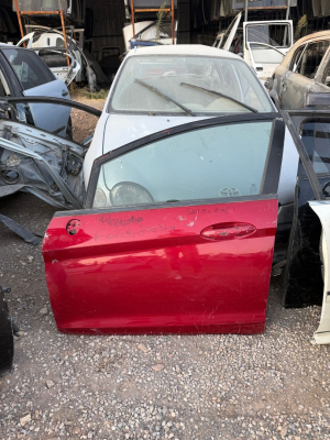 FORD FİESTA SOL ÖN KAPI ÇIKMA ORJİNAL