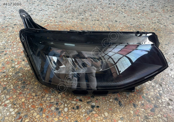 TRANSPORTER T8 FAR LAMBASI SAĞ LEDLİ 2025 SIFIR 7TG941036T