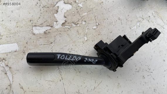 seat toledo 2006 çıkma orjinal sinyal kolu (son fiyat)