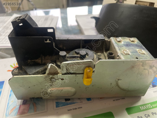 Ford connect bagaj kilidi