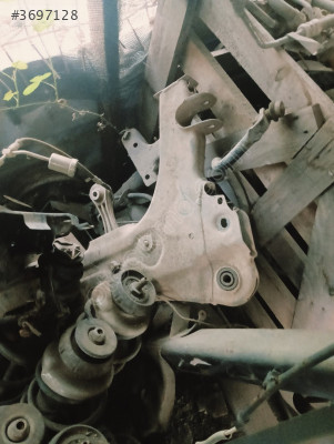 Renault Kangoo 3 alt beşik alt traves