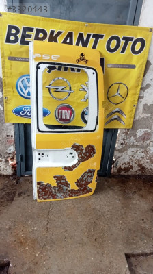 Fiat Doblo4 Geniş aile çift açılır sağ bagaj kapağı 50 TL