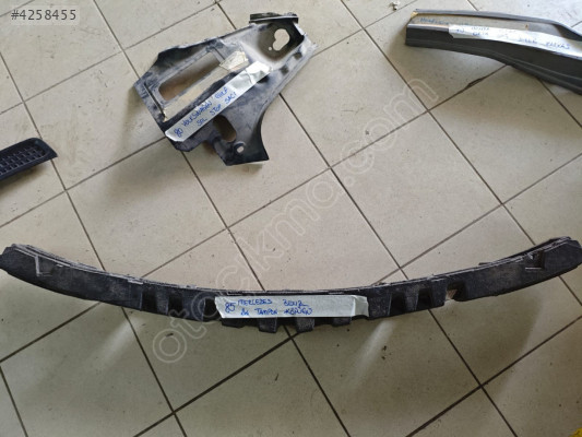 MERCEDES-BENZ ÖN TAMPON KÖPÜĞÜ