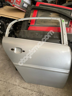 OPEL VECTRA C SAĞ ARKA KAPI