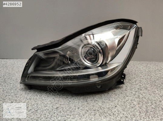 MERCEDES C SERİ W204 FAR SOL