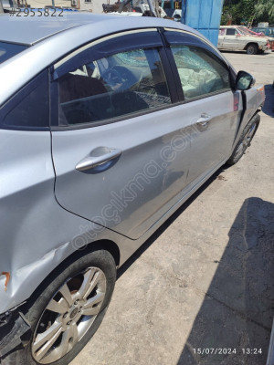 Hyundai accent blue sag arka kapi orjinal hatasiz dolu boş