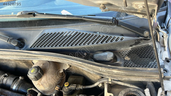 Clio 2 ön cam ızgara sağ sol