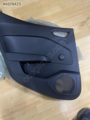 Clio5 sağ arka kapı döşemesi 829A14843R