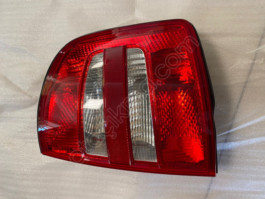 SKODA FABİA SEDAN SAĞ STOP (2000-2004) 6Y9945112B