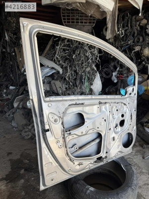 Toyota yaris sol ön kapı