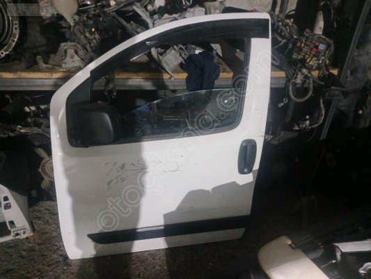FİAT FİORİNO SOL ÖN KAPI ÇIKMA