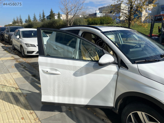 2022 Hyundai Bayon Sağ Ön Kapı