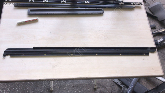 1997-2000 Audi a3 sağ ön kapı cam dış sıyırıcı fitili