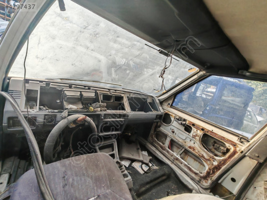 SKODA FAVORIT GÖĞÜSLÜK-ÖN CAM-KAPI CAMI-DİREKSİYON SİMİDİ