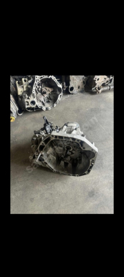 Renault symbol şanzıman çıkma temiz