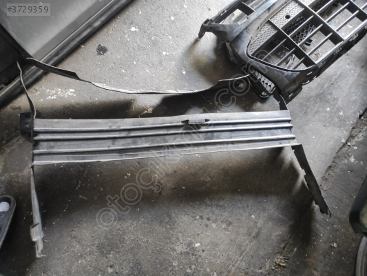 LAND ROWER EVOUGE RADYATÖR ÇERÇEVESİ